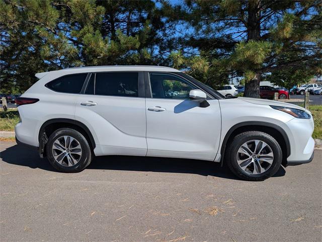 used 2024 Toyota Highlander car, priced at $42,900