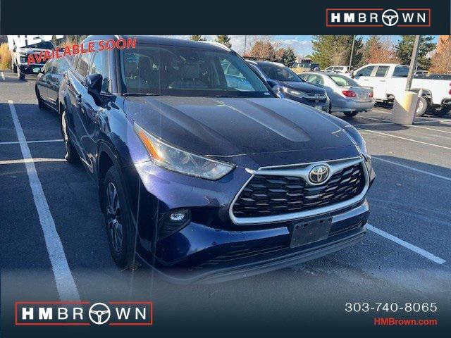 used 2022 Toyota Highlander car, priced at $35,900