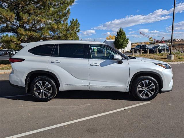 used 2022 Toyota Highlander car, priced at $36,900