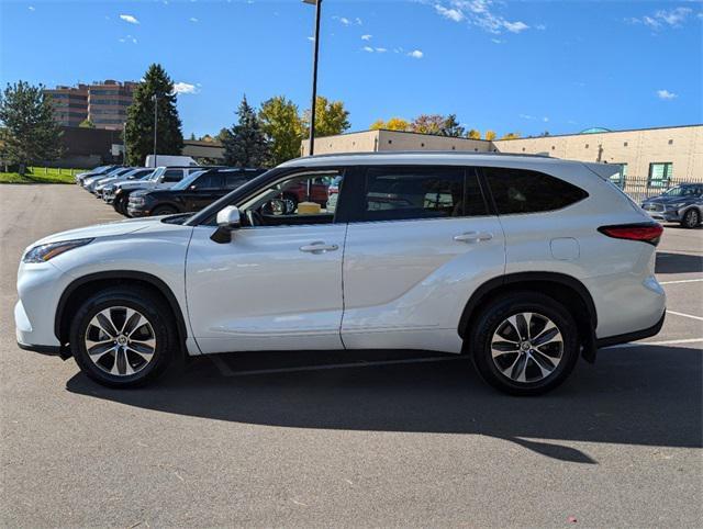 used 2022 Toyota Highlander car, priced at $36,900