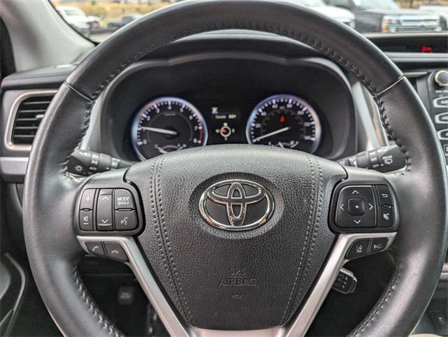 used 2019 Toyota Highlander car, priced at $31,900