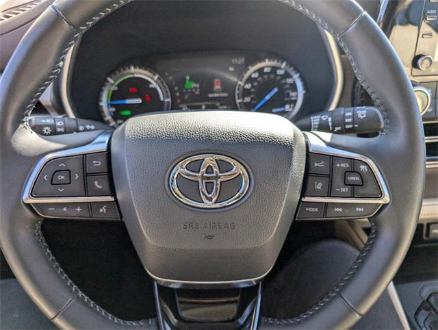 used 2021 Toyota Highlander Hybrid car, priced at $39,900