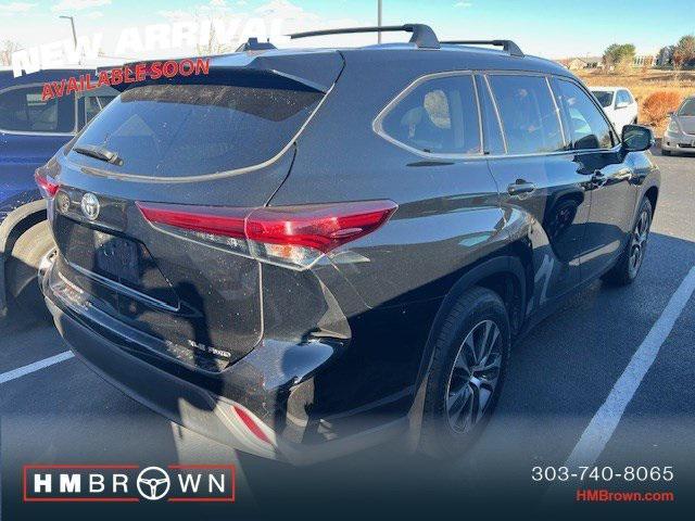 used 2020 Toyota Highlander car, priced at $32,900