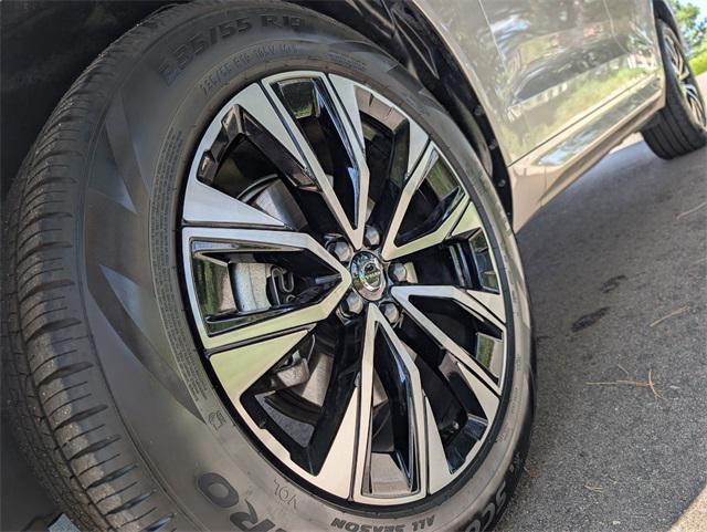used 2025 Volvo XC60 car, priced at $41,900