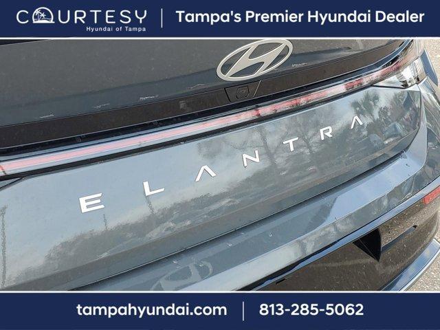 new 2024 Hyundai Elantra car