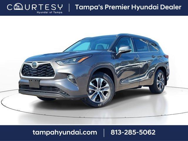 used 2021 Toyota Highlander car, priced at $32,891