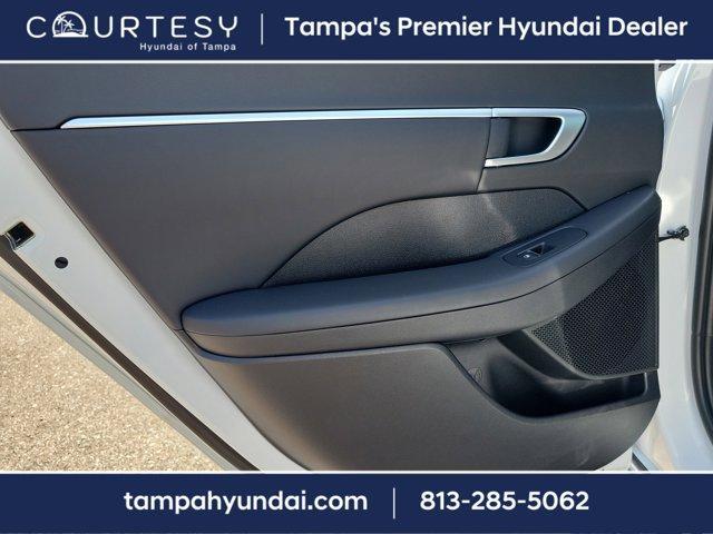 new 2025 Hyundai Sonata Hybrid car, priced at $30,660