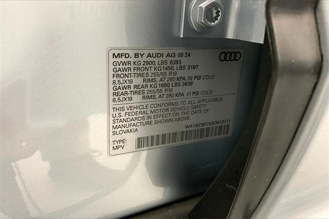 new 2025 Audi Q7 car, priced at $64,880