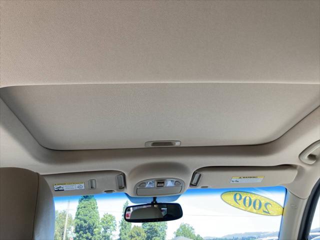 used 2009 Hyundai Santa Fe car, priced at $6,599