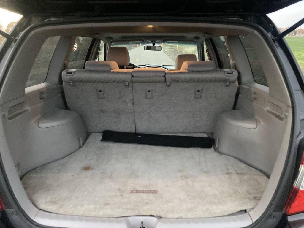 used 2007 Toyota Highlander Hybrid car, priced at $6,500