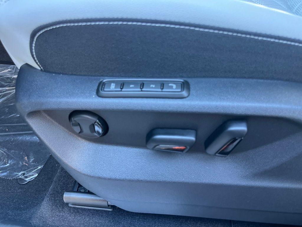 new 2026 Volkswagen Atlas Cross Sport car, priced at $53,456