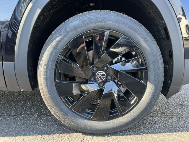 new 2025 Volkswagen Atlas car, priced at $45,810