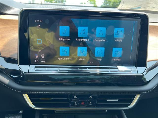 new 2025 Volkswagen Atlas car, priced at $43,151