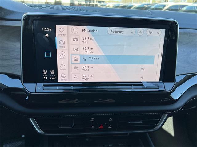 new 2025 Volkswagen Atlas car, priced at $43,437
