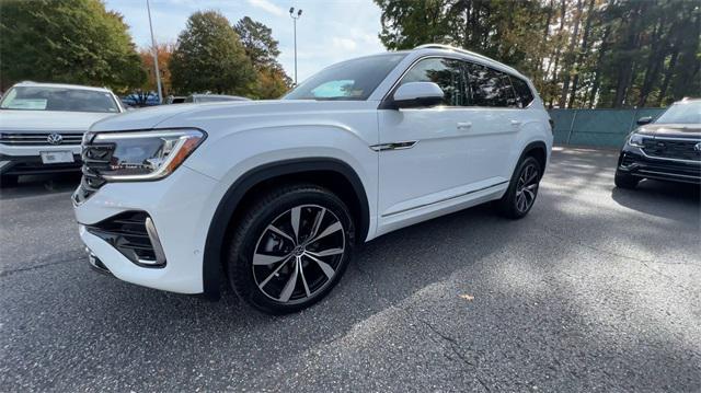 new 2025 Volkswagen Atlas car, priced at $52,735