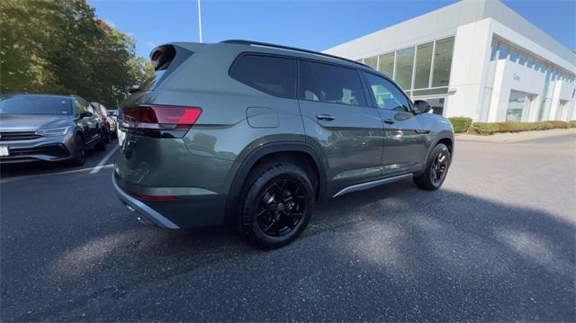 new 2025 Volkswagen Atlas car, priced at $49,816