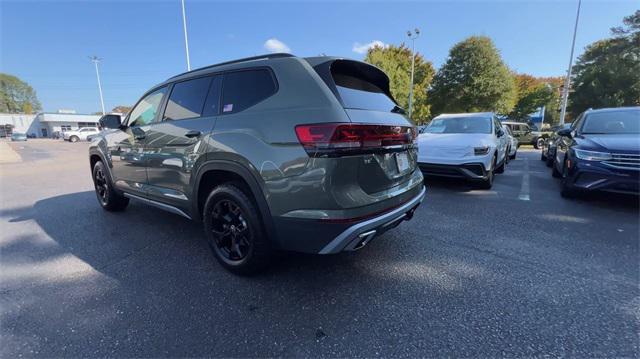 new 2025 Volkswagen Atlas car, priced at $49,816