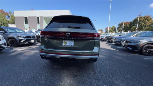 new 2025 Volkswagen Atlas car, priced at $49,816