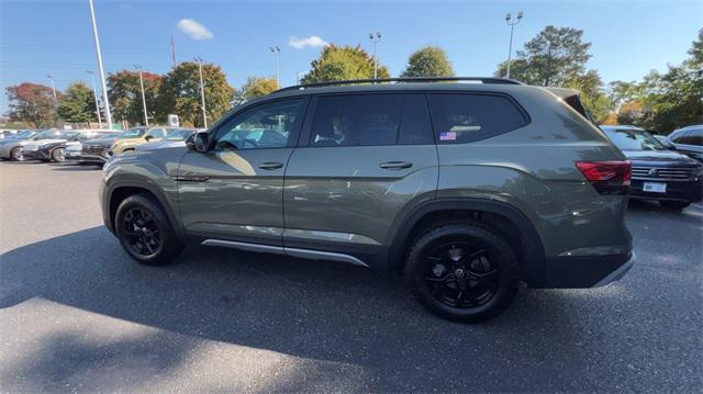 new 2025 Volkswagen Atlas car, priced at $49,816