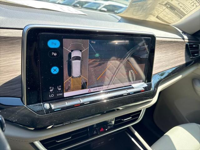 new 2025 Volkswagen Atlas car, priced at $50,810