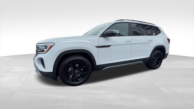 new 2025 Volkswagen Atlas car, priced at $46,539