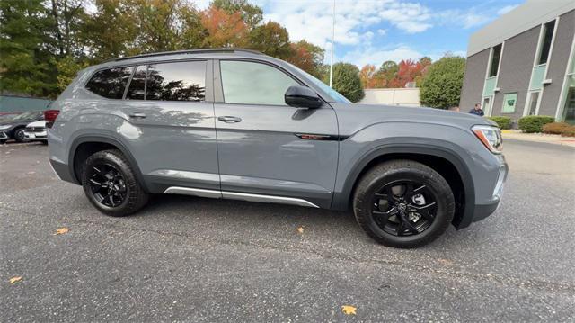 new 2025 Volkswagen Atlas car, priced at $48,271