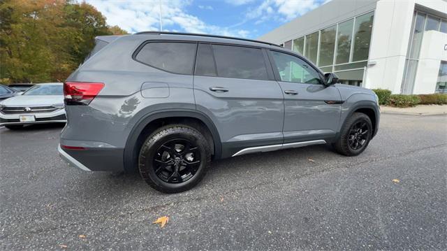 new 2025 Volkswagen Atlas car, priced at $48,271