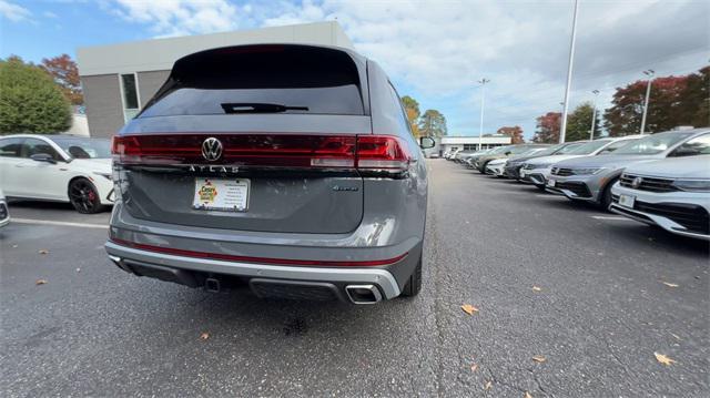 new 2025 Volkswagen Atlas car, priced at $48,271