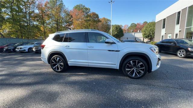 new 2025 Volkswagen Atlas car, priced at $54,126