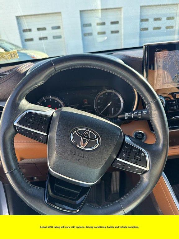 used 2021 Toyota Highlander car, priced at $36,159