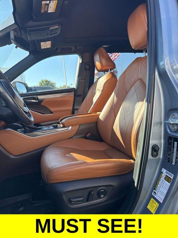 used 2021 Toyota Highlander car, priced at $36,159