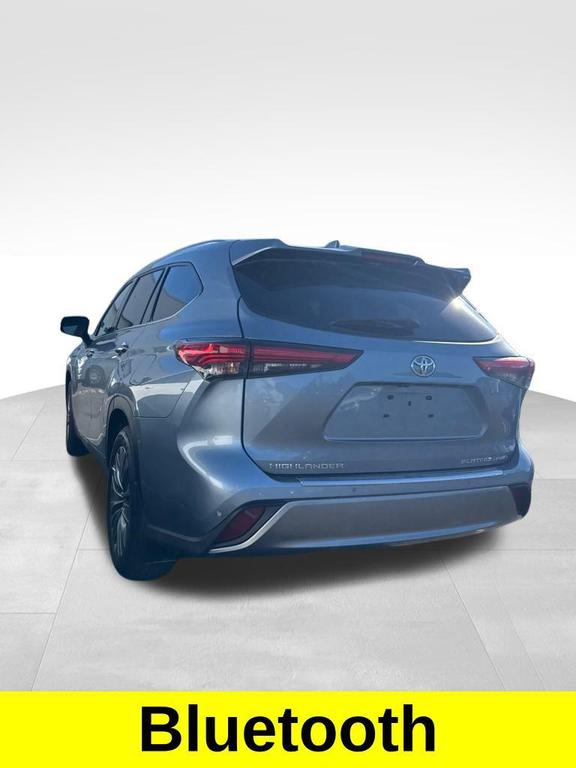 used 2021 Toyota Highlander car, priced at $36,159