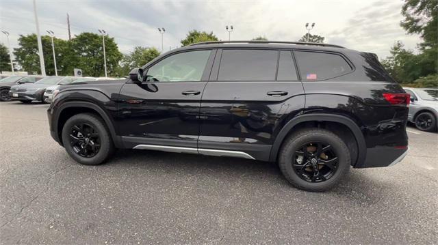 new 2024 Volkswagen Atlas car, priced at $45,323