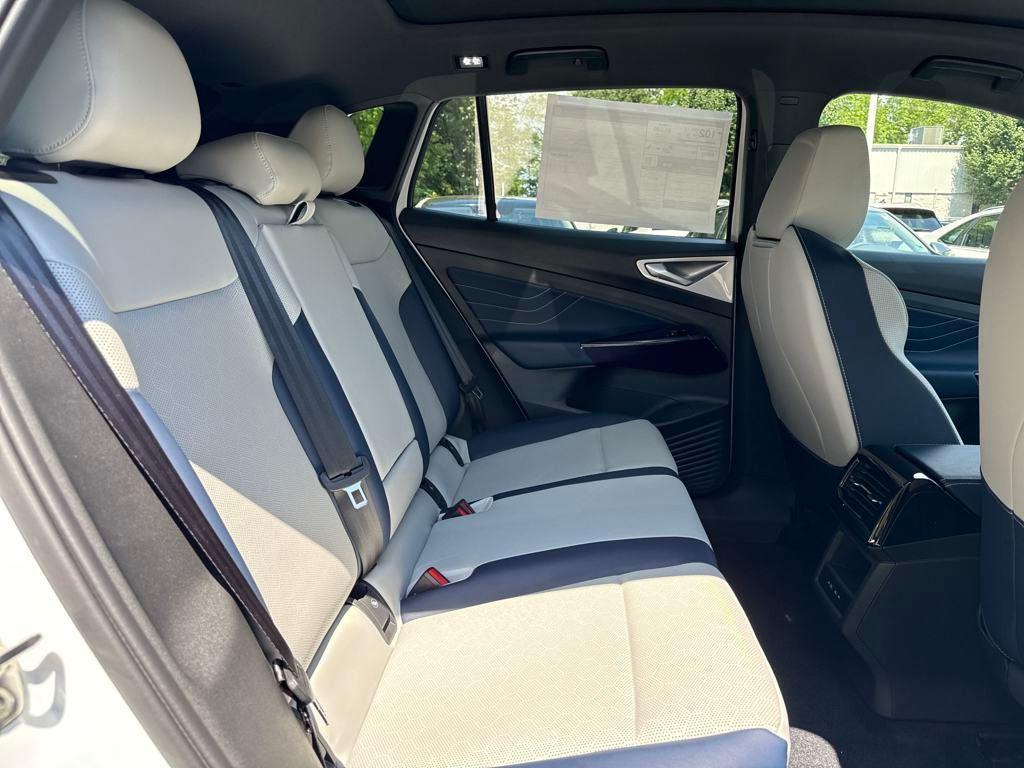new 2025 Volkswagen ID.4 car, priced at $46,283