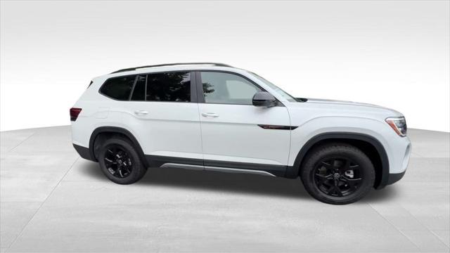 new 2024 Volkswagen Atlas car, priced at $47,853