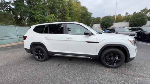 new 2024 Volkswagen Atlas car, priced at $50,353