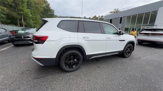 new 2024 Volkswagen Atlas car, priced at $46,300