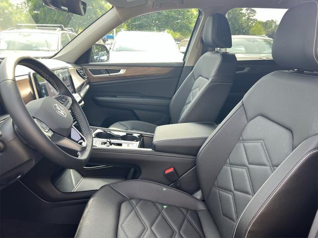 new 2025 Volkswagen Atlas car, priced at $43,353
