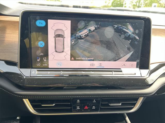 new 2025 Volkswagen Atlas car, priced at $43,353