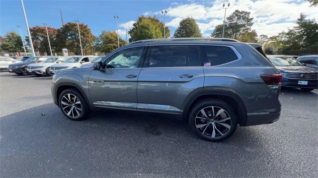 new 2025 Volkswagen Atlas car, priced at $54,366