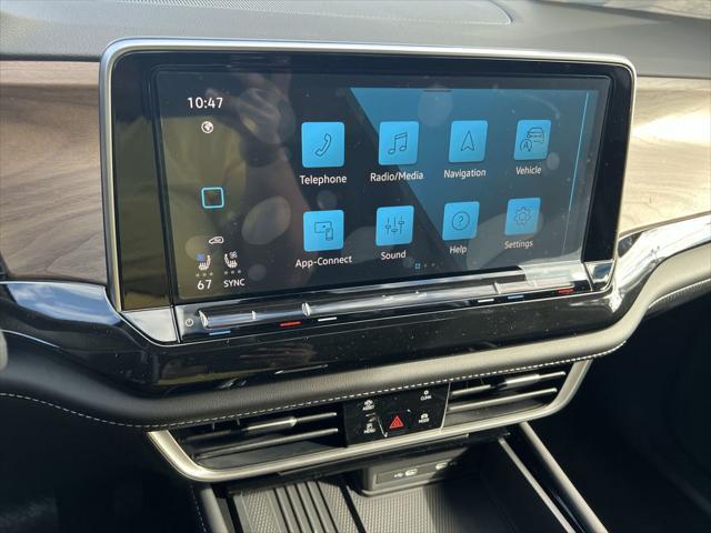 new 2025 Volkswagen Atlas car, priced at $45,810