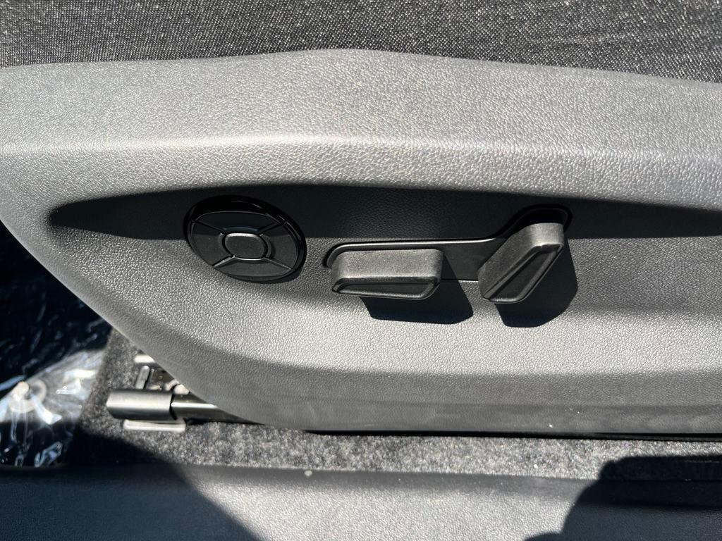 new 2025 Volkswagen Tiguan car, priced at $35,073
