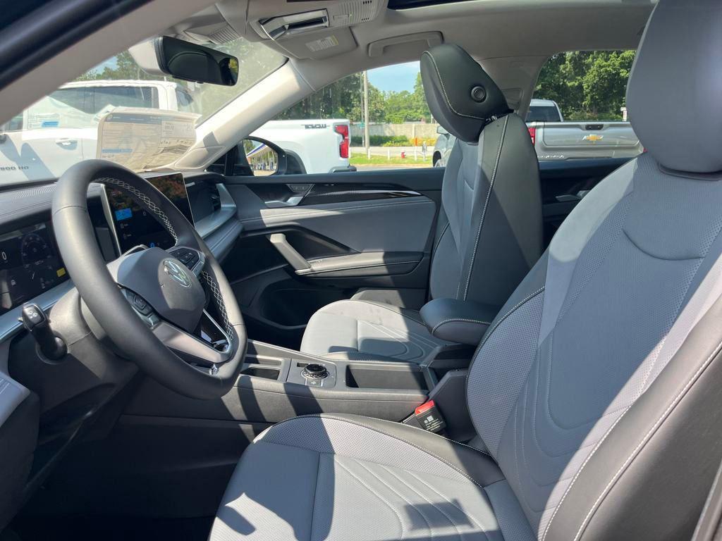 new 2025 Volkswagen Tiguan car, priced at $35,073