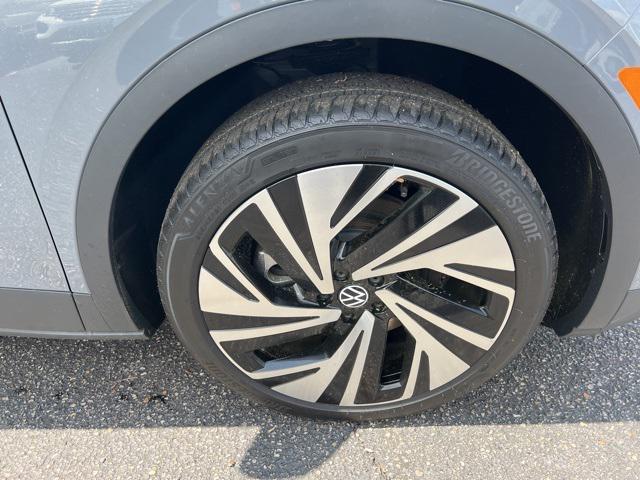 new 2025 Volkswagen ID.4 car, priced at $52,443