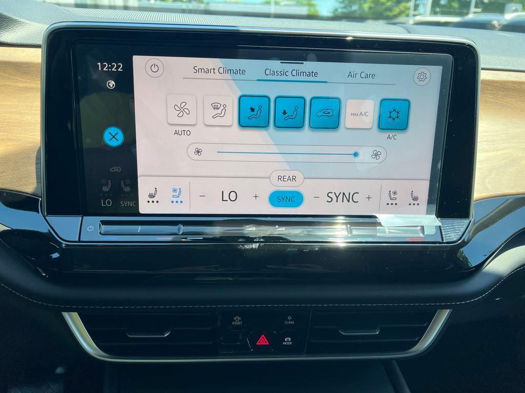 new 2025 Volkswagen Atlas car, priced at $35,518