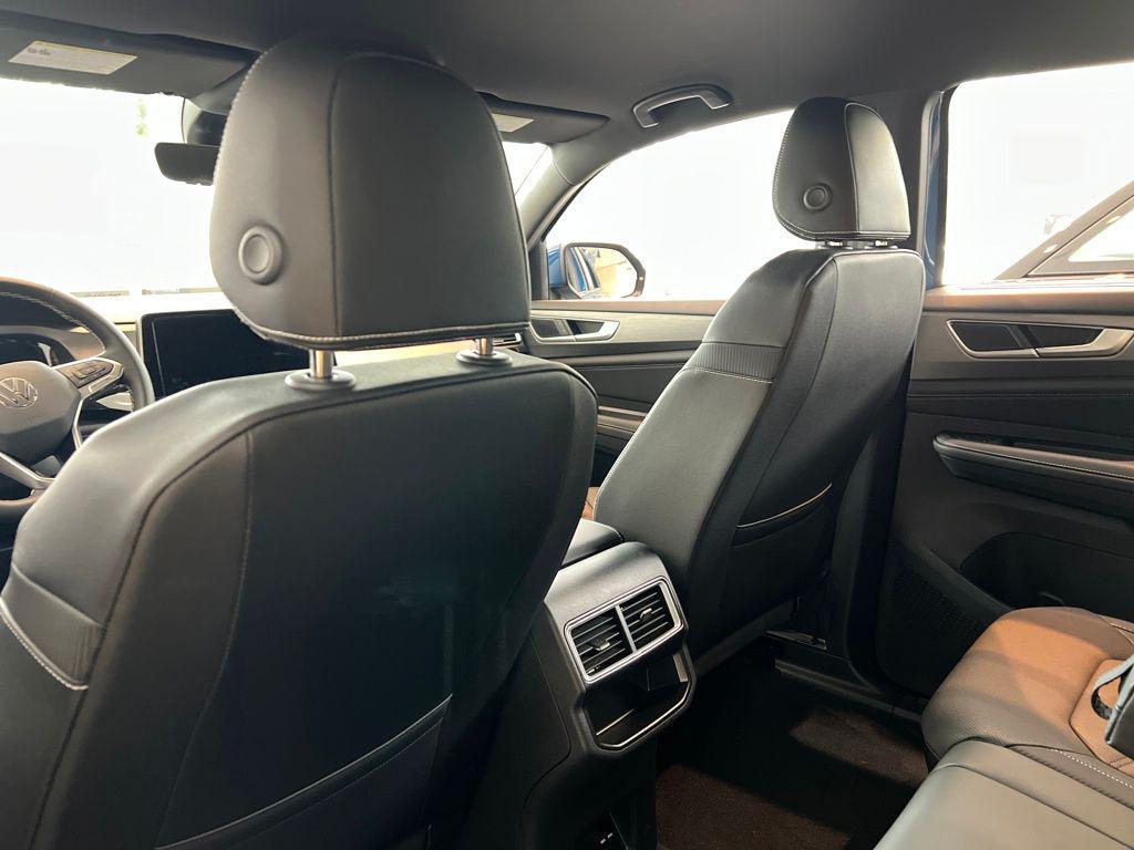 new 2025 Volkswagen Atlas Cross Sport car, priced at $39,937