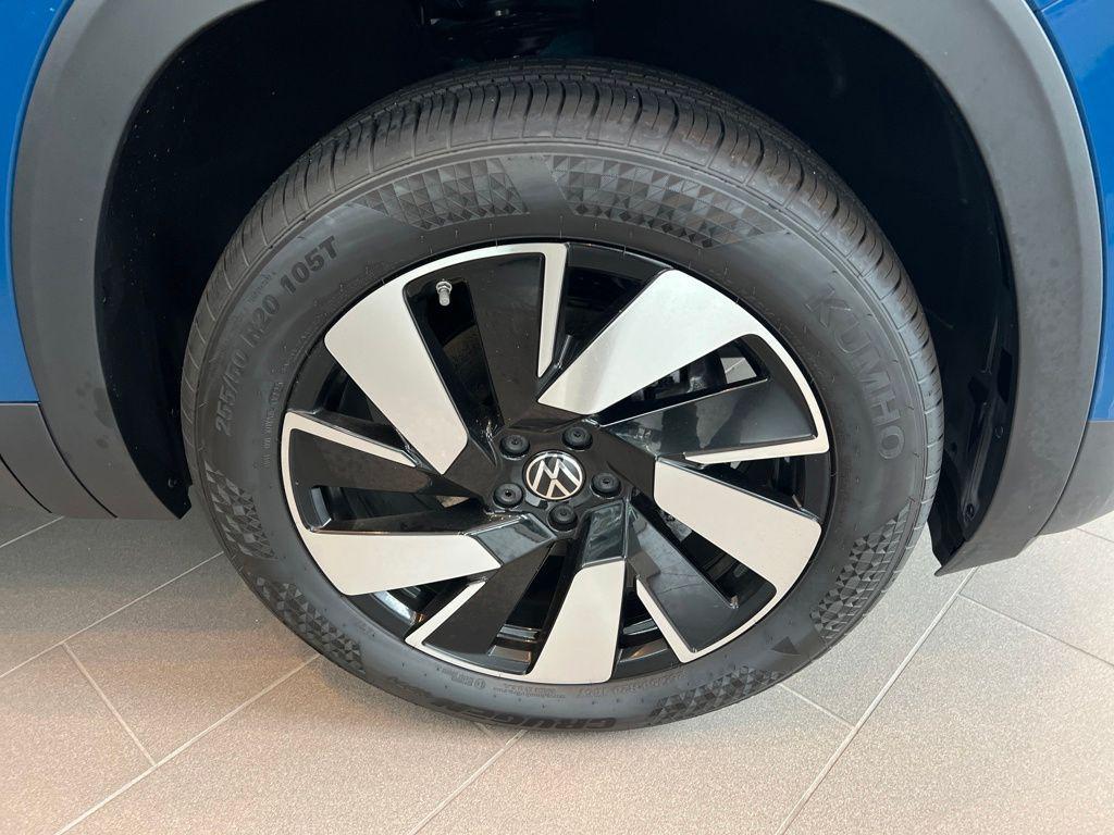 new 2025 Volkswagen Atlas Cross Sport car, priced at $39,937