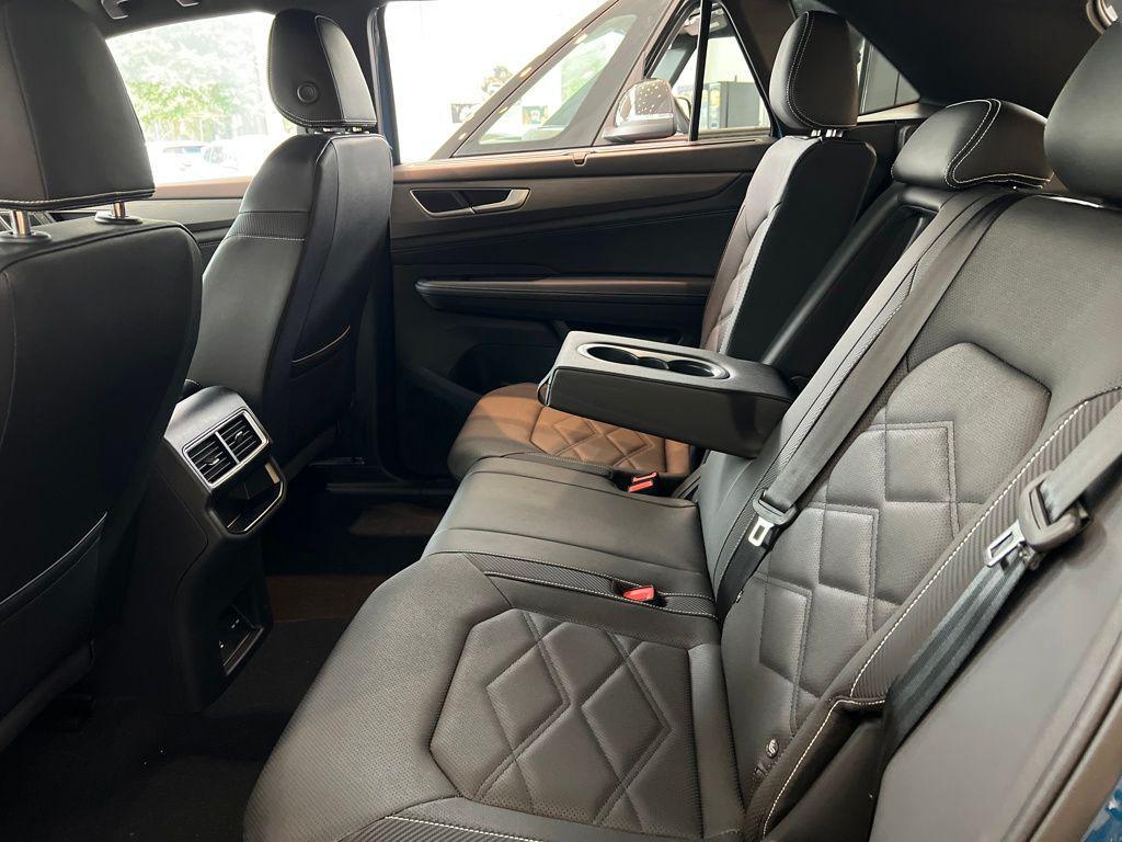 new 2025 Volkswagen Atlas Cross Sport car, priced at $39,937