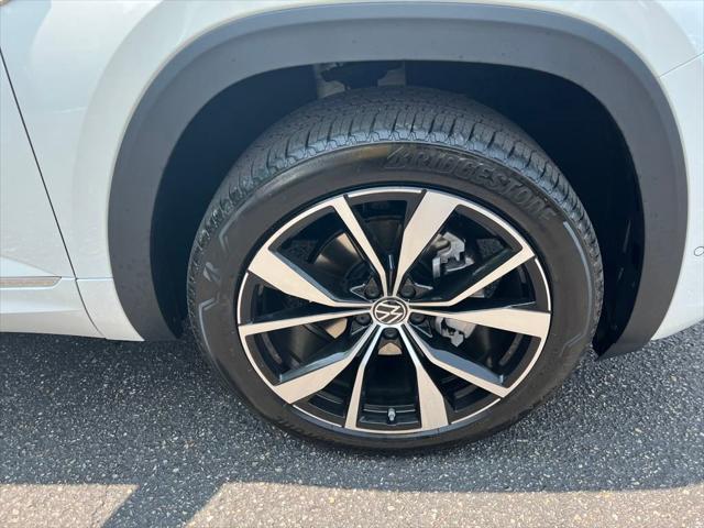 new 2025 Volkswagen Atlas car, priced at $53,908