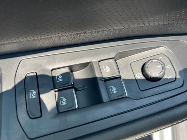 new 2025 Volkswagen Atlas car, priced at $53,908